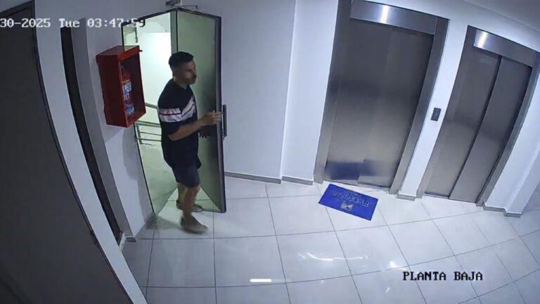Entró a robar en un edificio y quedó filmado, lo buscan intensamente