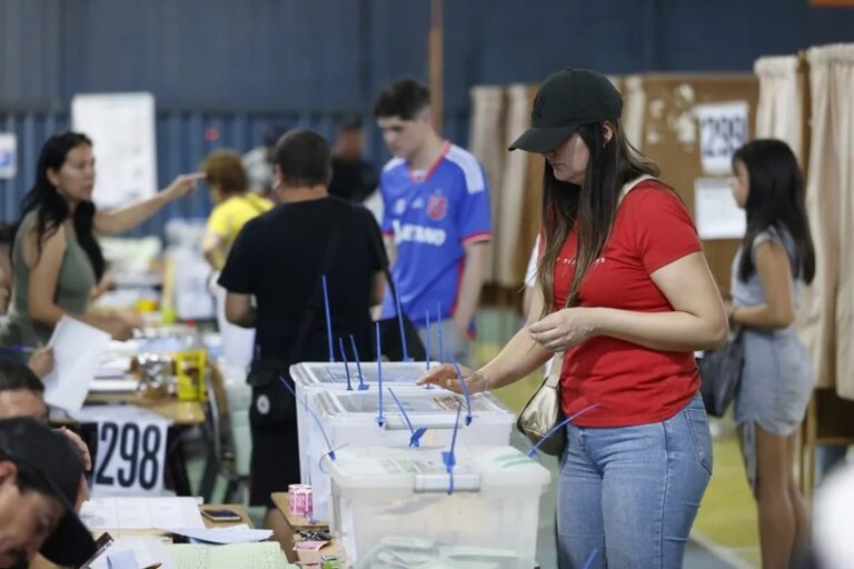 Chile aprueba una reforma para limitar el voto extranjero