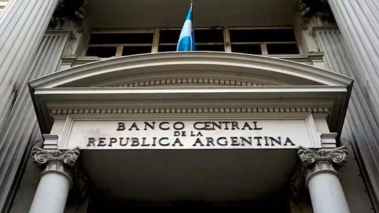 EI BCRA aclara que no hay ningún cambio normativo para la compra de dólares por parte de personas humanas