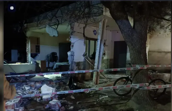 Un hombre sufrió graves quemaduras al estallar una garrafa en su vivienda de Unquillo