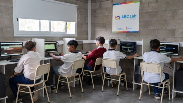 Más inclusión tecnológica en el interior: Córdoba expande la red de ABC Labs