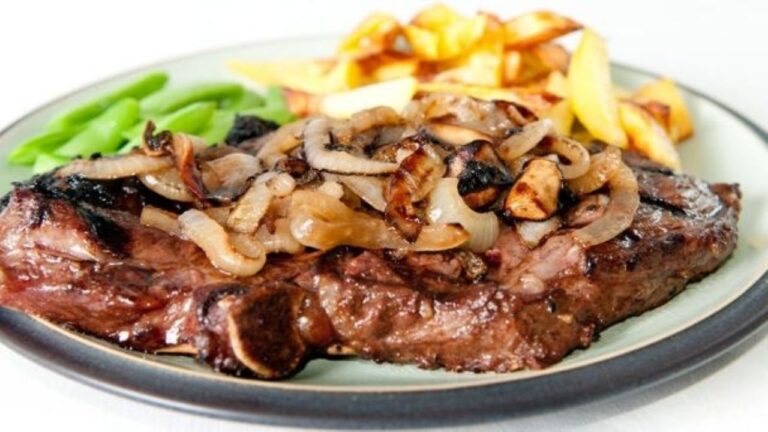 Bifes con cebolla: receta fácil, rápida y con sabor casero