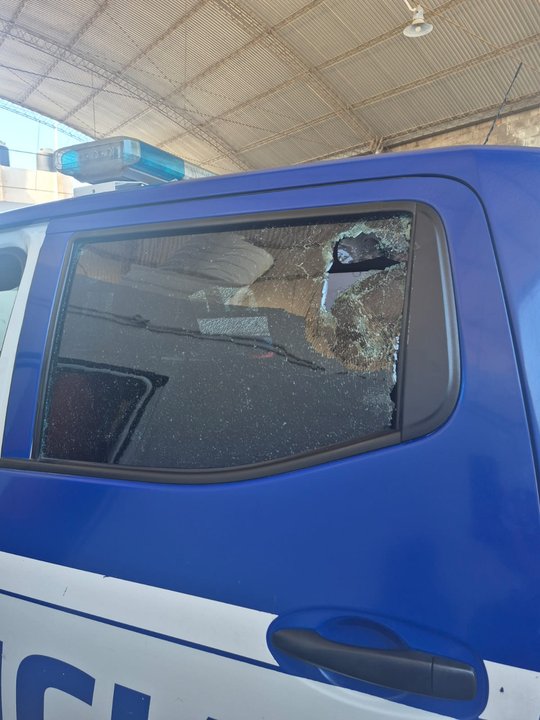La Policía de Córdoba denuncia que fue apedreado un patrullero tras la detención de un adolescente