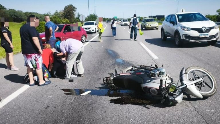 Ingreso a Carlos Paz: accidente de moto dejó dos heridos