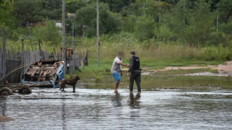 Un temporal obligó a evacuar a más de 400 personas en Corrientes