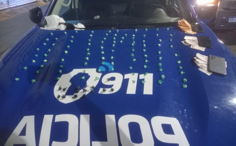 Un joven que llevaba más 100 envoltorios de cocaína en barrio Ducasse
