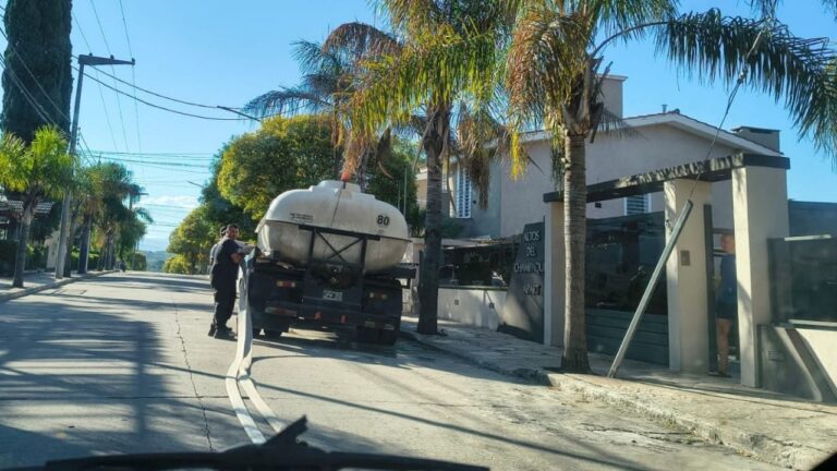 Carlos Paz normaliza de a poco el agua y refuerza el reparto en puntos clave