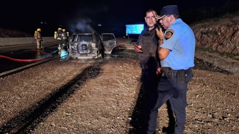 Se incendió un automóvil en la Autovía, a la altura de Santa María