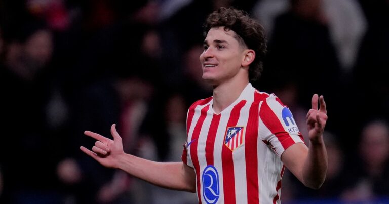 Con Almada, Giuliano y Julián de arranque, el Atlético de Madrid recibe al Alavés de Coudet