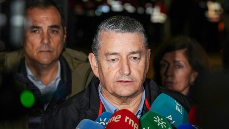 La Junta de Andalucía espera que hoy martes se tenga la identificación de todos los fallecidos en el accidente ferroviario de Adamuz (Córdoba)