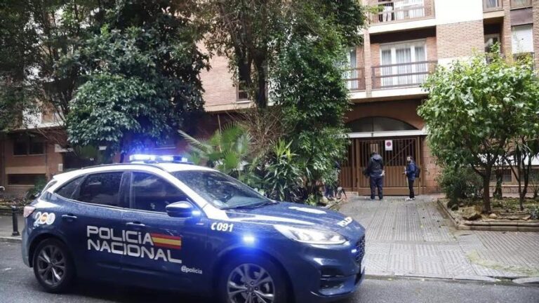 Crimen en Cercadilla: el padre detenido por estrangular a su hija permanece en el hospital