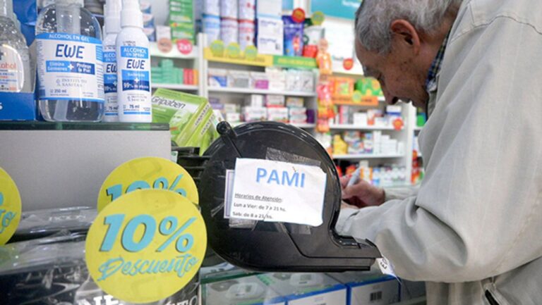 Crisis de atención a afiliados de PAMI en farmacias de Córdoba