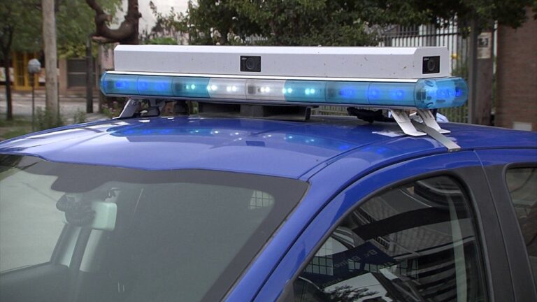 Parque Siquiman: Un joven arrojaba piedras y luego agredió a los policías