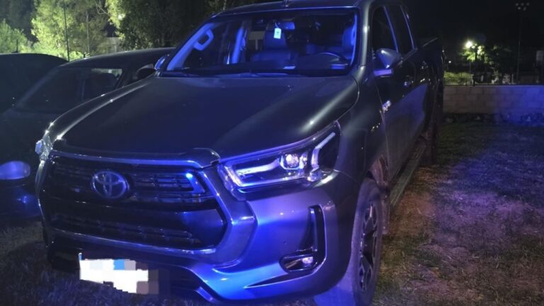 Hallaron una Hilux robada en el estacionamiento del Festival de Colectividades