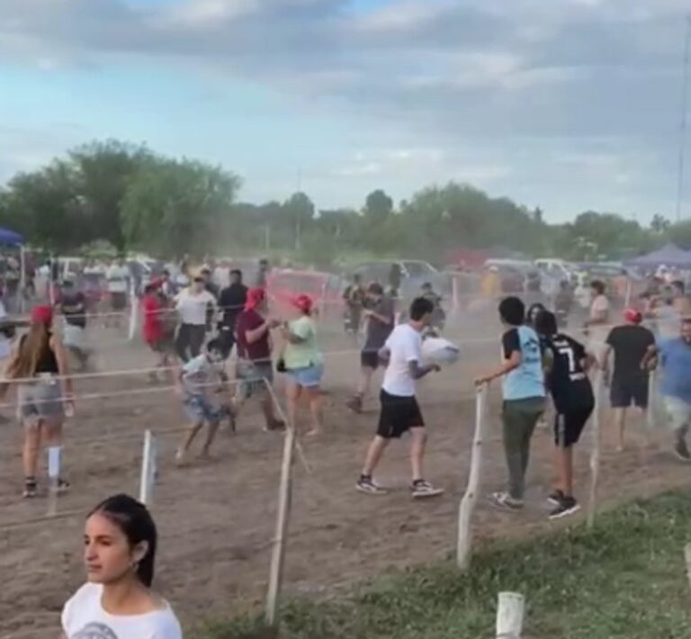 Batalla campal en El Brete inicio de la temporada 2026 del hipódromo terminó en ataques y pánico