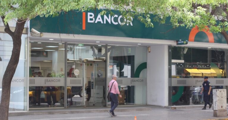 Rechazan in limine amparo promovido por una empleada pública contra el Banco de Córdoba