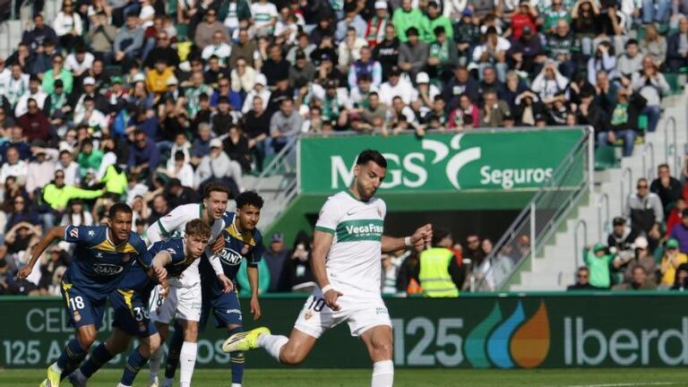 Elche y Espanyol empatan y mantienen su racha negativa sin victorias en lo que va de año