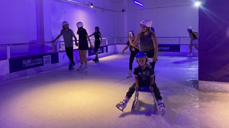 Carlos Paz ofrece diversión sobre el hielo todo el año: lo que tenés que saber