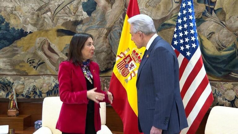 España abre la puerta a ayudar militarmente a Chipre si hay petición de este país o de la Unión Europea