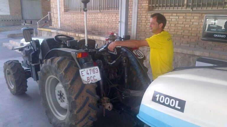 El campo denuncia una subida súbita del gasóleo agrícola en cuatro días y la atribuye a la guerra de Irán