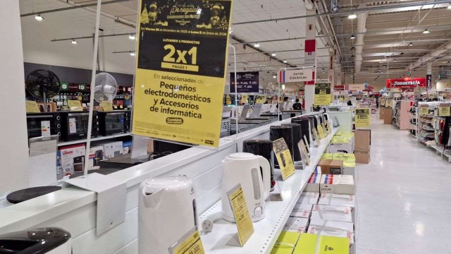 Carrefour renovó un 2×1 en pequeños electrodomésticos y ofrece 18 cuotas sin interés para Smart TV