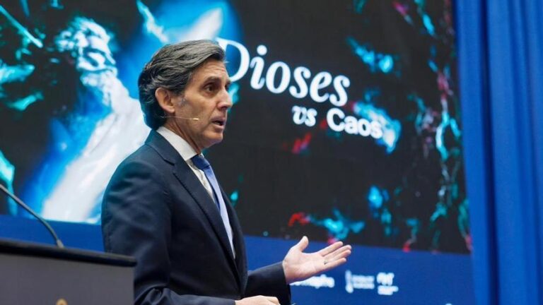 José María Álvarez-Pallete, expresidente de Telefónica: «Si queremos privacidad en casa, no hablemos delante de la televisión, aunque esté apagada»