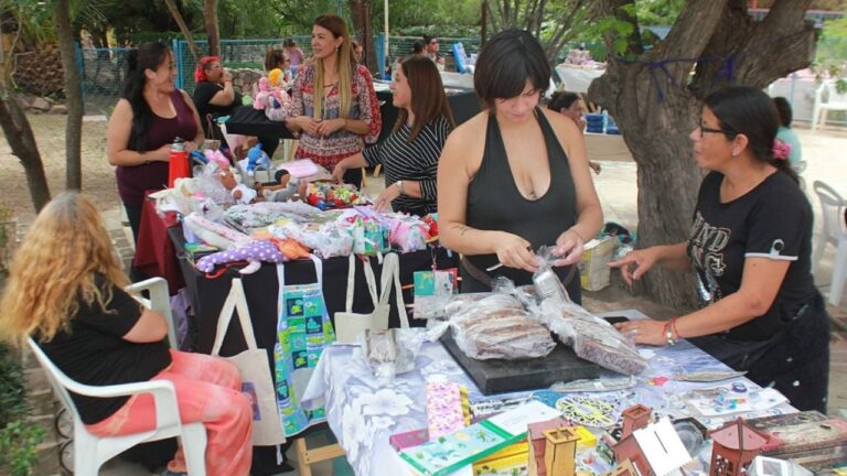 Capilla del Monte reunió a emprendedoras en una feria local