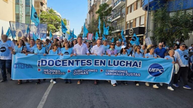 Docentes analizan la nueva propuesta salarial del Gobierno de Córdoba