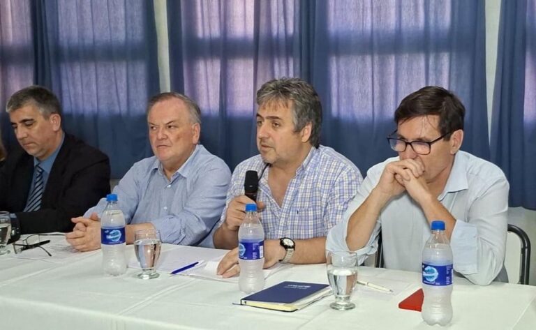 Autoridades de Santa Fe en conferencia de prensa sobre el ataque en la escuela de San Cristóbal