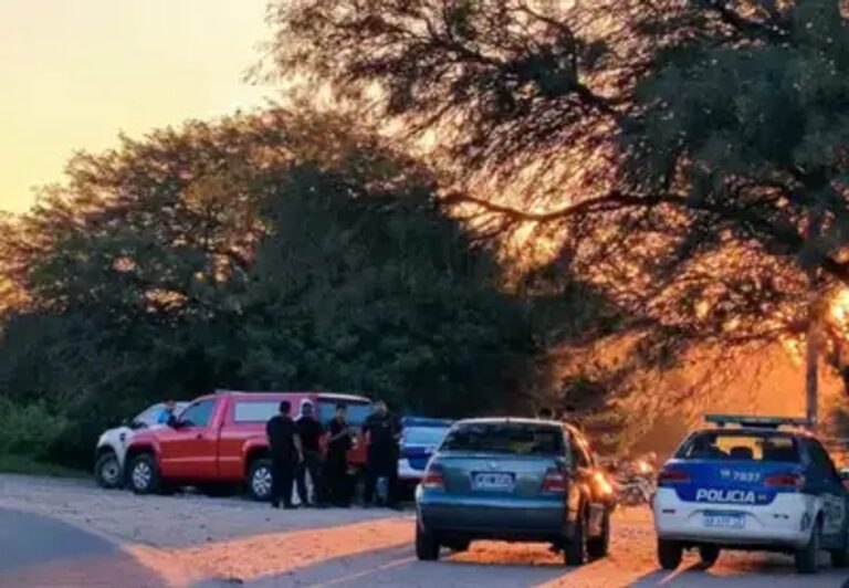 Zona del río Cruz del Eje donde fue hallado el cuerpo