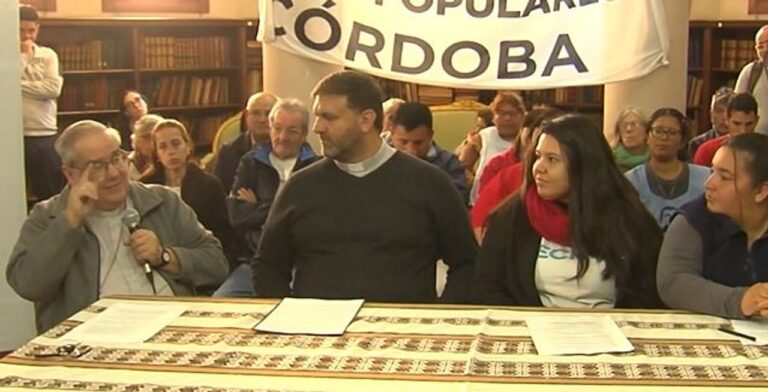 Conferencia de prensa de la Iglesia Católica y barrios populares en Córdoba