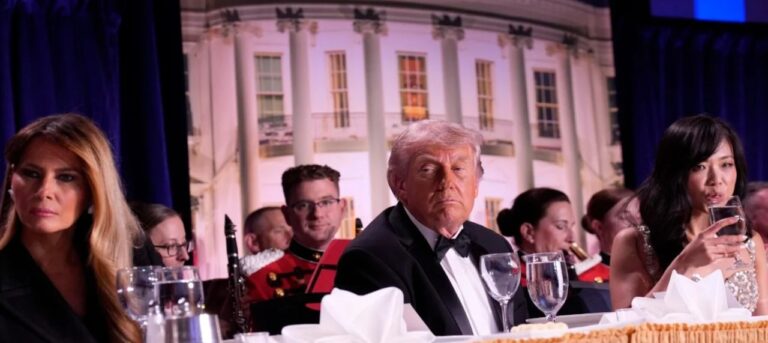 Agentes del Servicio Secreto escoltan a Donald Trump durante evacuación en Washington