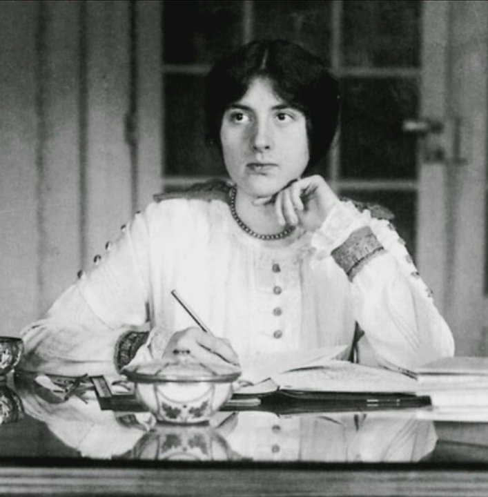 Retrato de la compositora francesa Lili Boulanger
