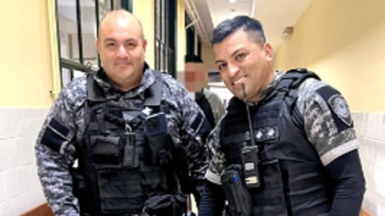Policías asistiendo a un niño en Bialet Massé