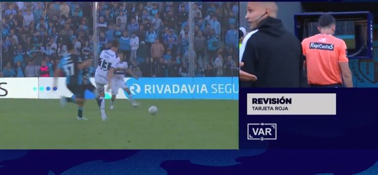 Federico Ricca recibe tarjeta roja en el partido Belgrano vs. Gimnasia en Alberdi