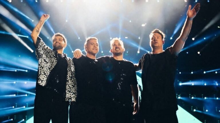 Integrantes de la banda Tan Biónica en un concierto