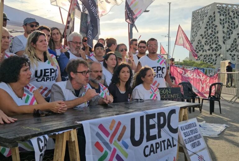 Asamblea de delegados docentes de la UEPC en la provincia de Córdoba.