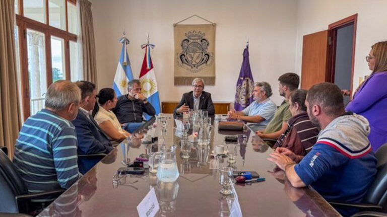 Acto de firma de actas compromiso para el Programa Universidades Populares de la UNC
