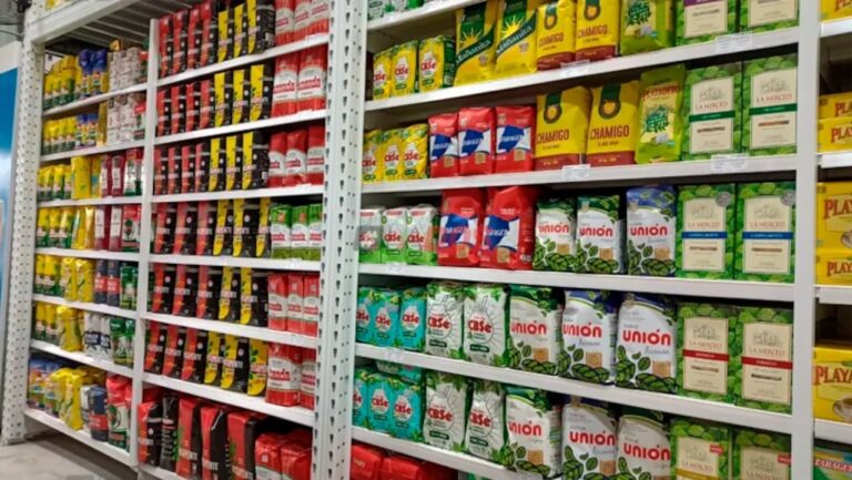 Gráfico que muestra la caída del consumo de alimentos básicos y el aumento de la morosidad en billeteras virtuales en Córdoba