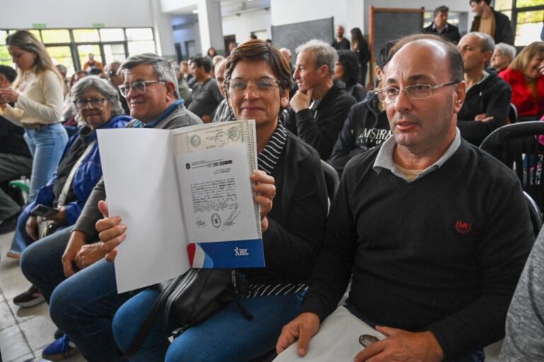 Entrega de aportes provinciales a cooperativas en el departamento Unión