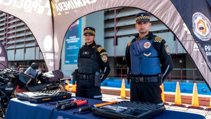 Feria Vial en Plaza San Martín con asistentes participando de actividades educativas