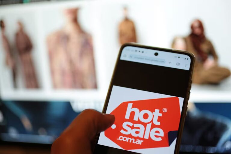 Logo del Hot Sale 2026 con fondo de compras online