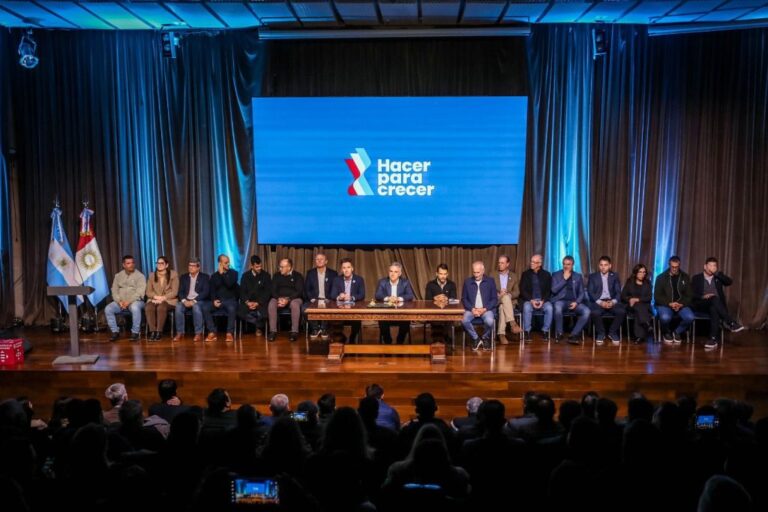 Reunión de intendentes en el Centro Cívico de Córdoba