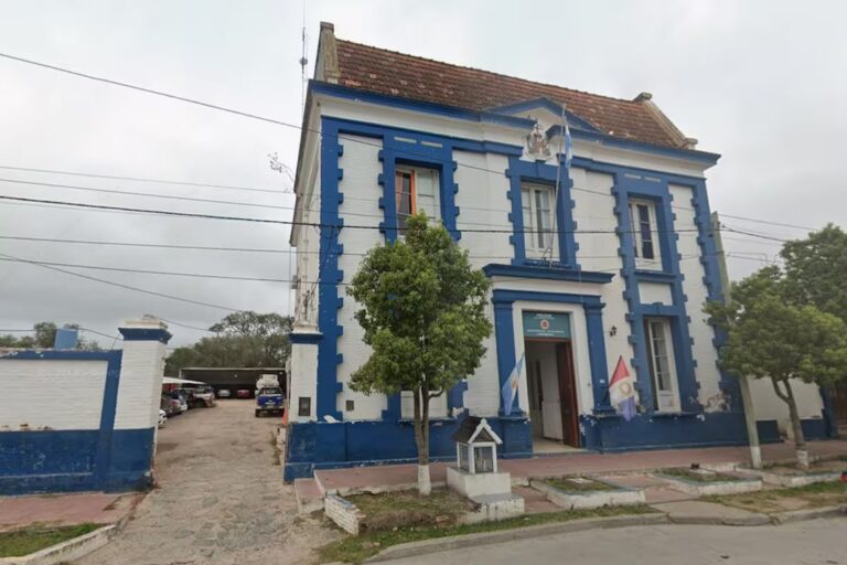 Mujer atacada en Colonia Caroya tras denunciar irregularidades policiales