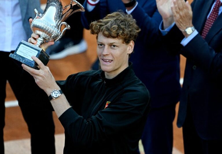 Jannik Sinner celebrando su victoria en el Masters 1000 de Roma