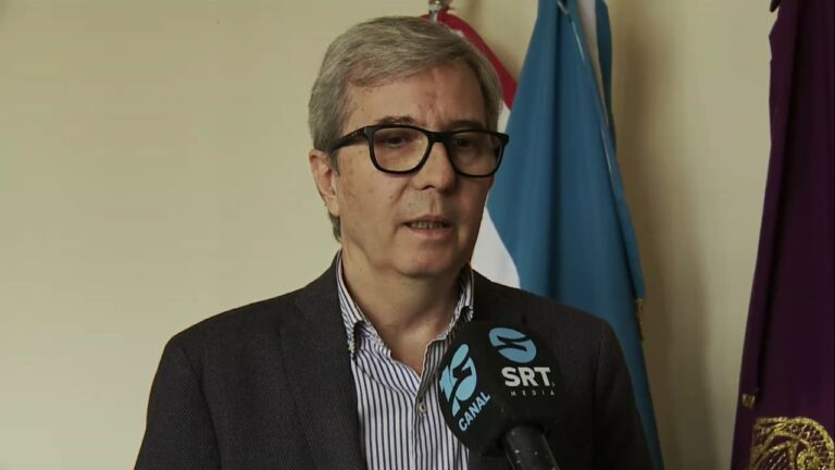 Jhon Boretto durante su discurso tras la reelección como rector de la UNC