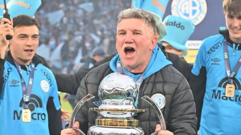 Luis Fabián Artime, presidente de Belgrano, durante la conferencia