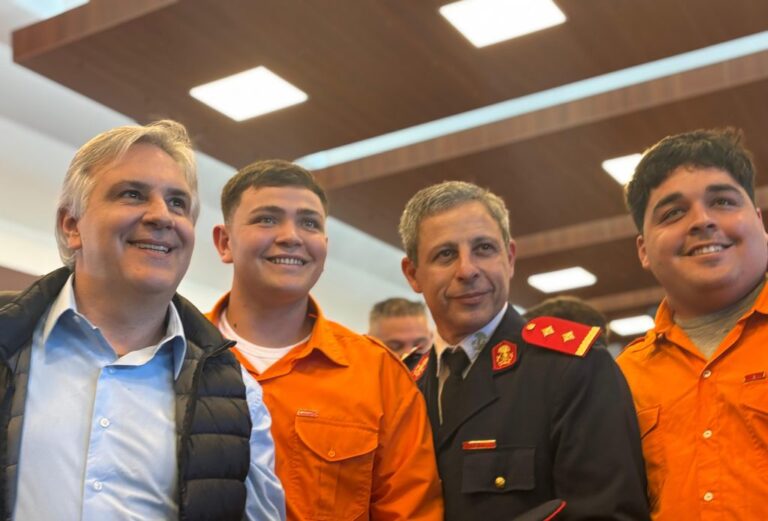 Gobernador Martín Llaryora durante su recorrida por el departamento San Justo
