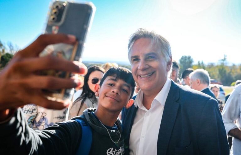 Martín Llaryora en recorrida por localidades del departamento Río Segundo