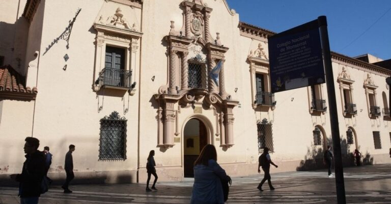 Fachada del Colegio Nacional de Monserrat en Córdoba